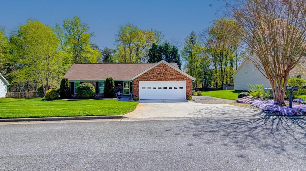 4108 Stansbury Ln, High Point, NC 27265-1189