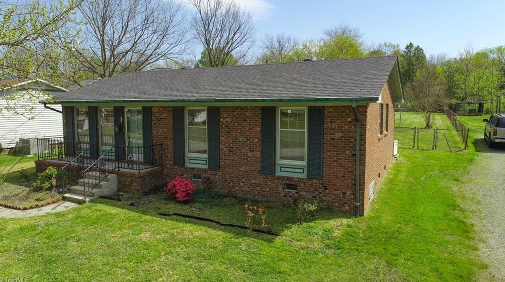 1016 Walnut St, Burlington, NC 27217