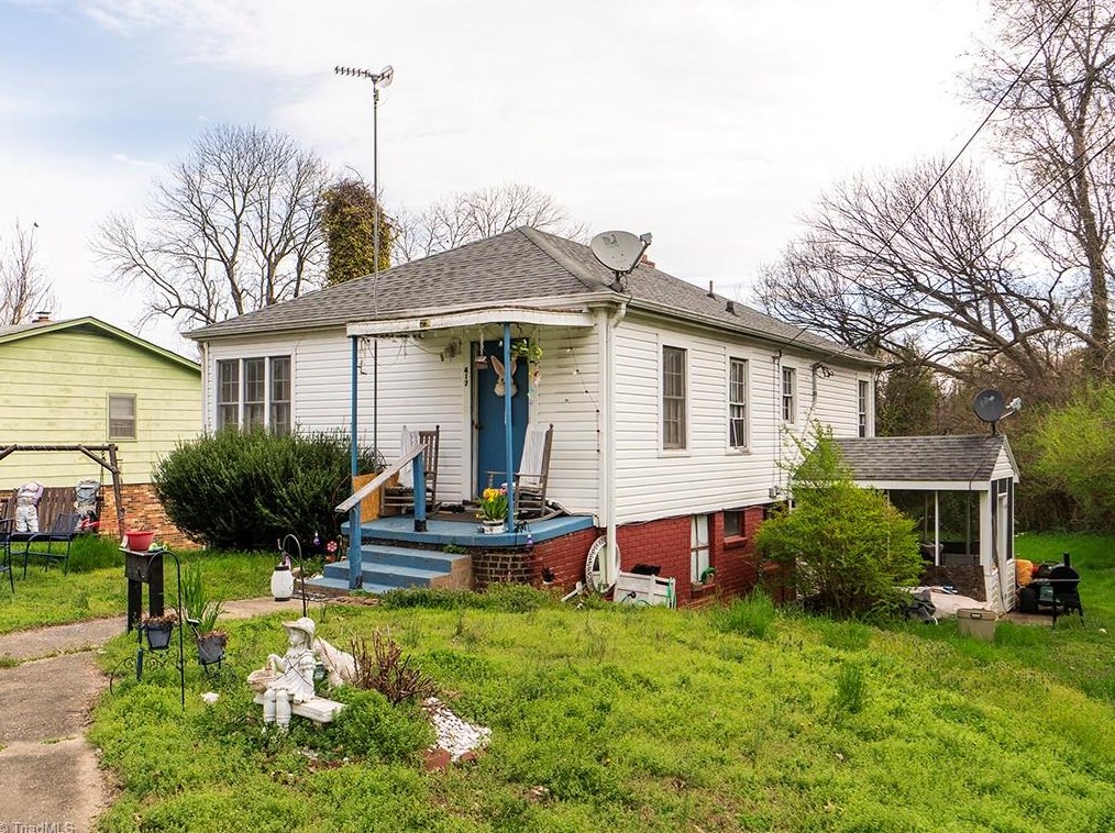 417 Marshall St, Graham, NC 27253-2345