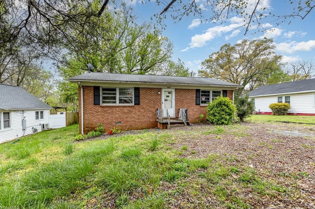 1203 Kirkman St, Greensboro, NC 27406