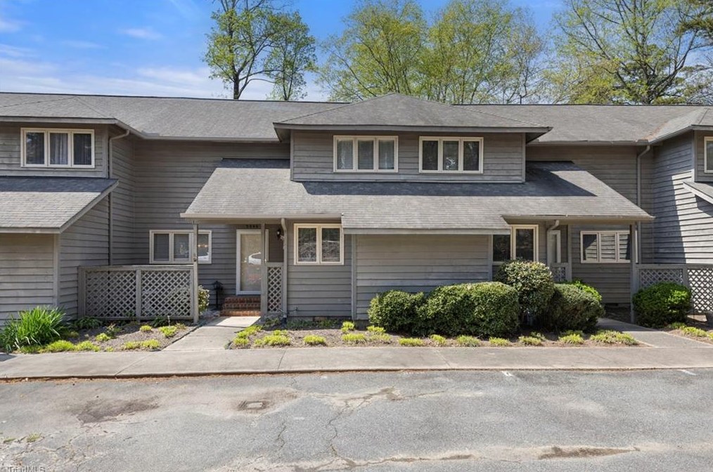 3046 Laurel Springs Dr, Greensboro, NC 27410