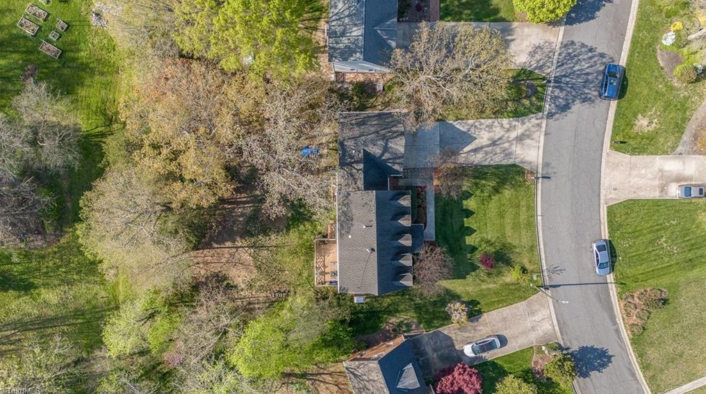 5317 Highstream Ct, Greensboro NC  27407-5825 exterior