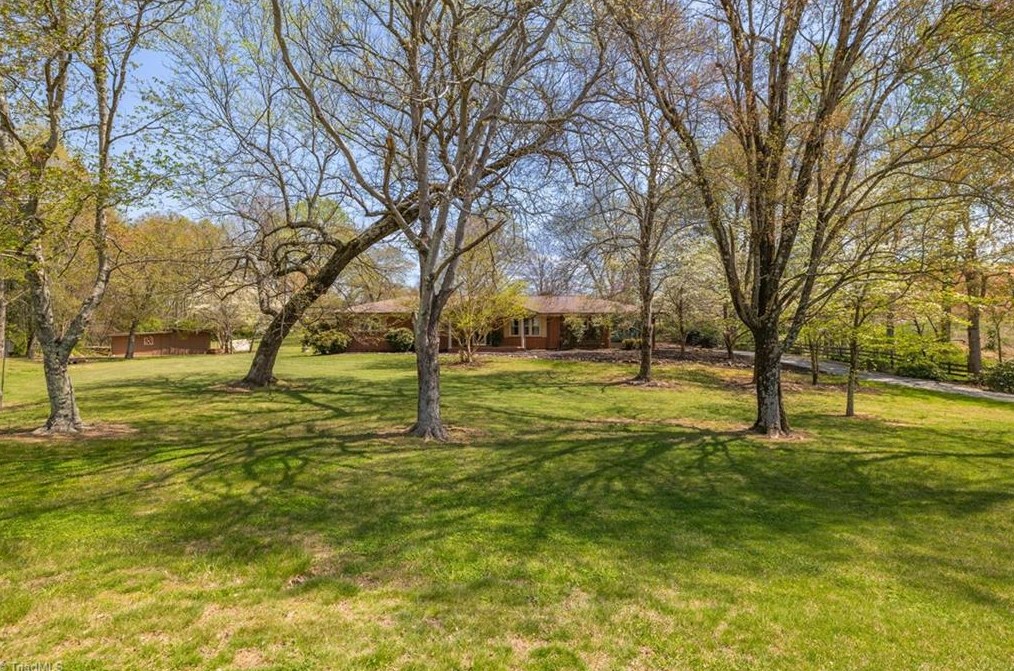 944 Hege Rd, Lexington, NC 27295
