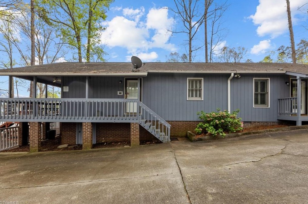 687 Quail Roost Dr, Semora, NC 27343-7210