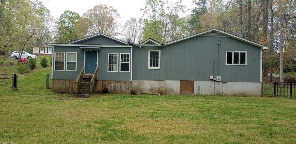 2403 Shelia Dr, Greensboro, NC 27406