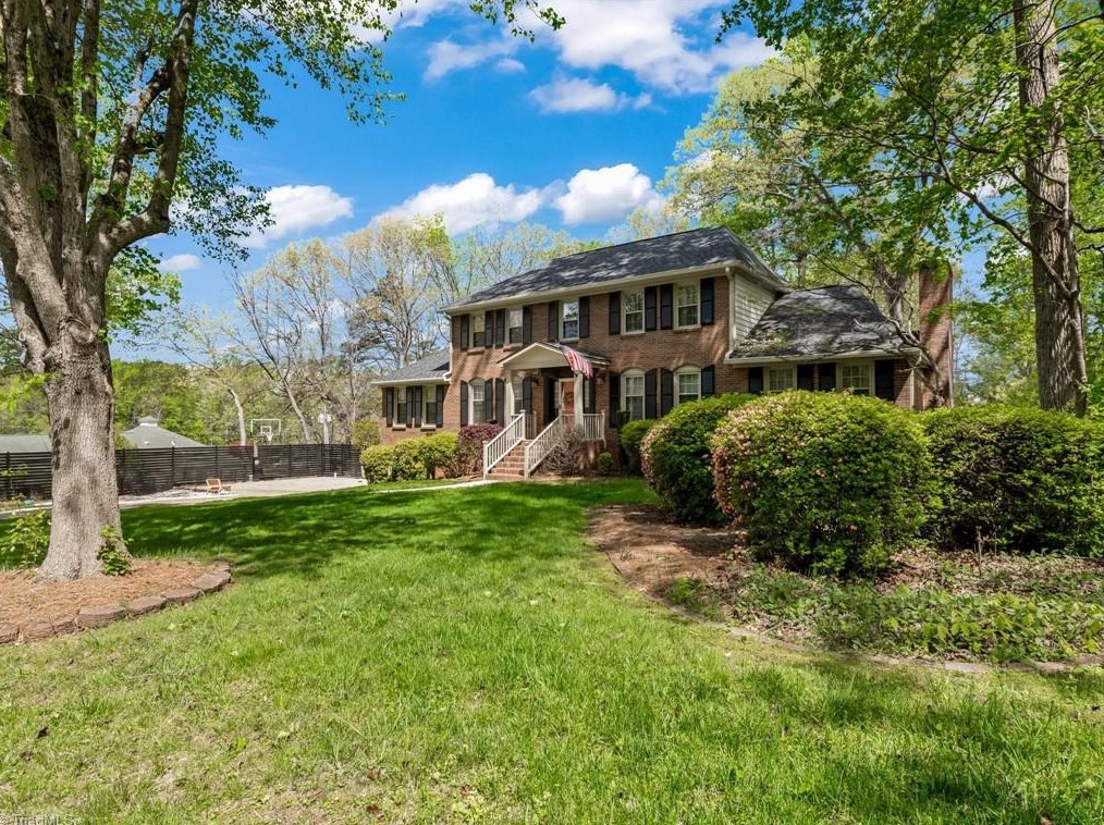 3800 Tangle Oak Dr, Clemmons, NC 27012