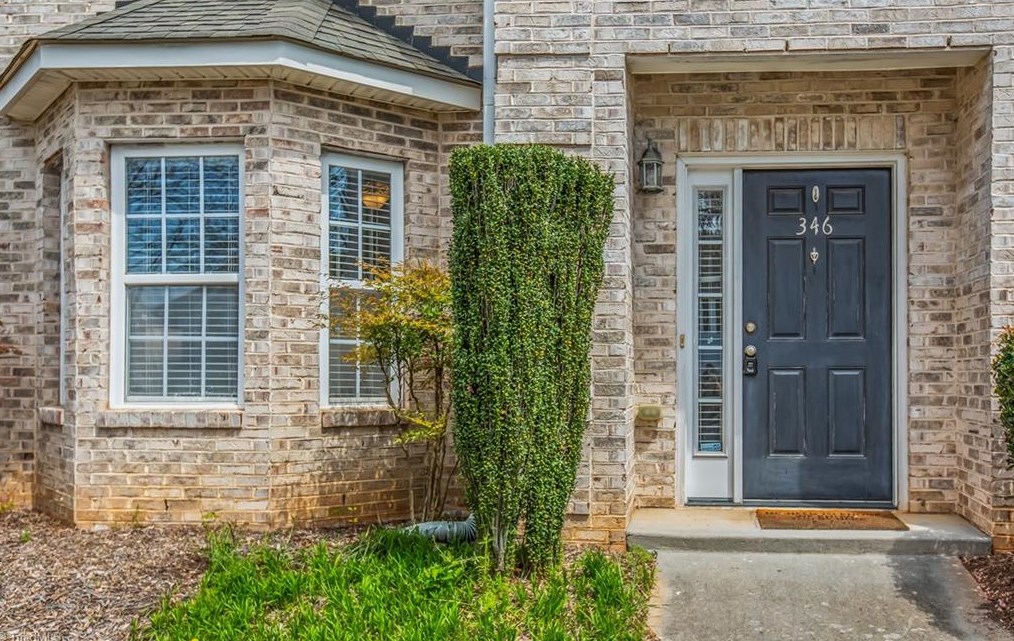 346 Summergate Dr, Winston Salem, NC 27103-5533