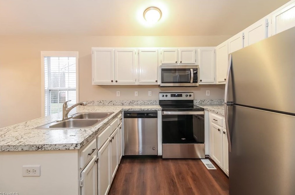 1807 11th St, Greensboro, NC 27405
