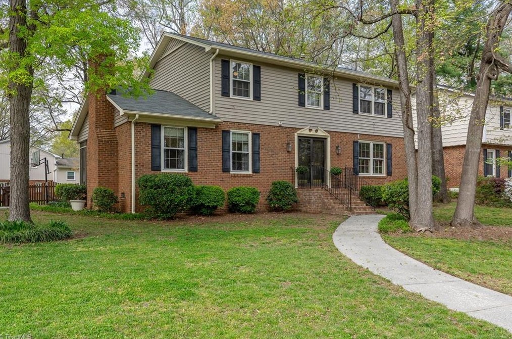 3101 Covewood St, High Point, NC 27265-2208