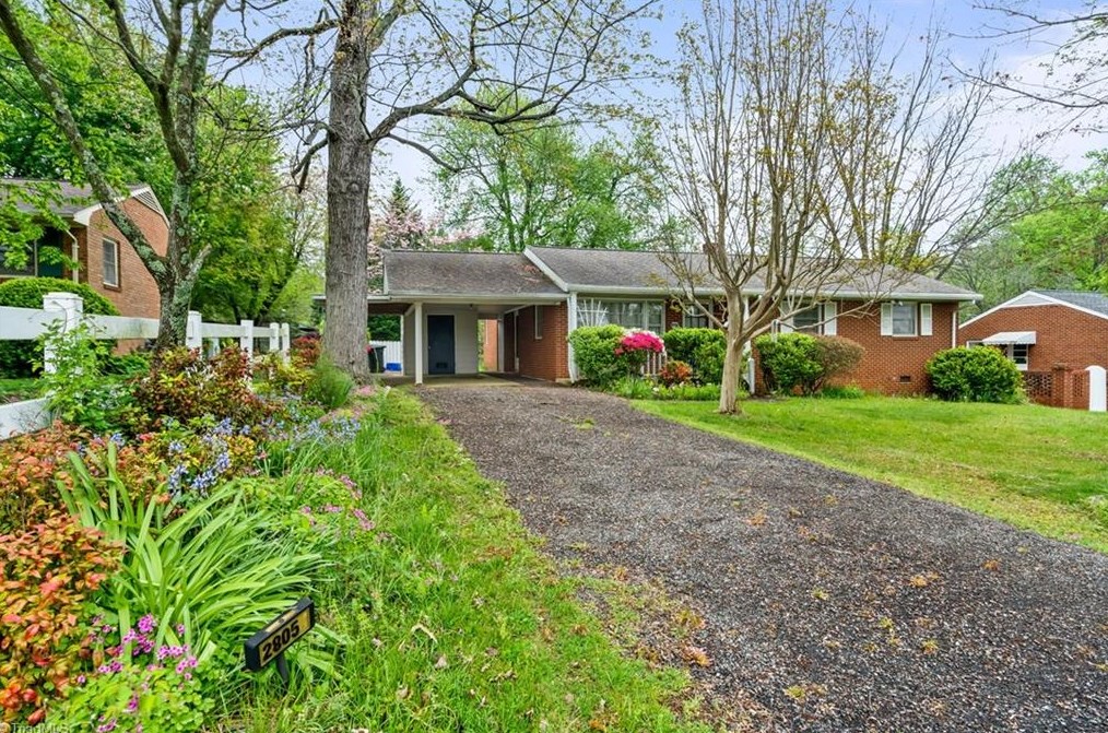 2805 Trail 6, Burlington, NC 27215