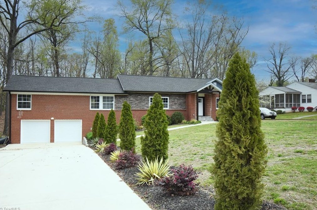 309 Holly Hill Rd, Thomasville, NC 27360