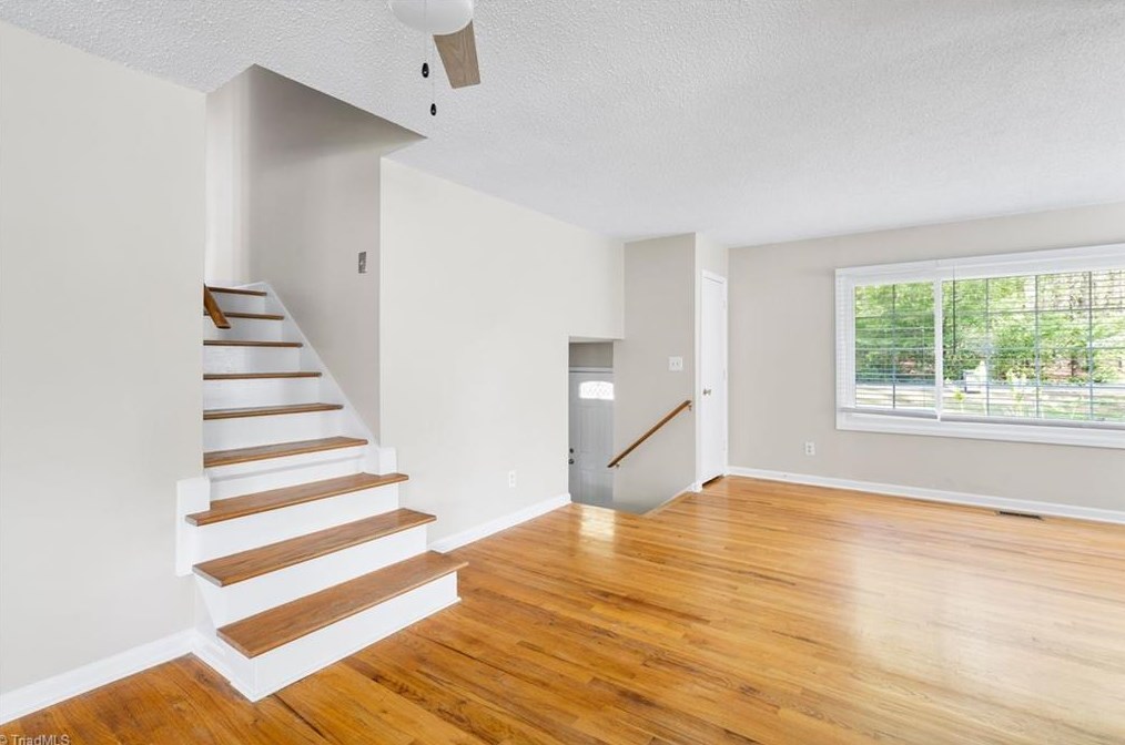 5603 Virgilwood Dr, Greensboro NC  27409-2227 exterior