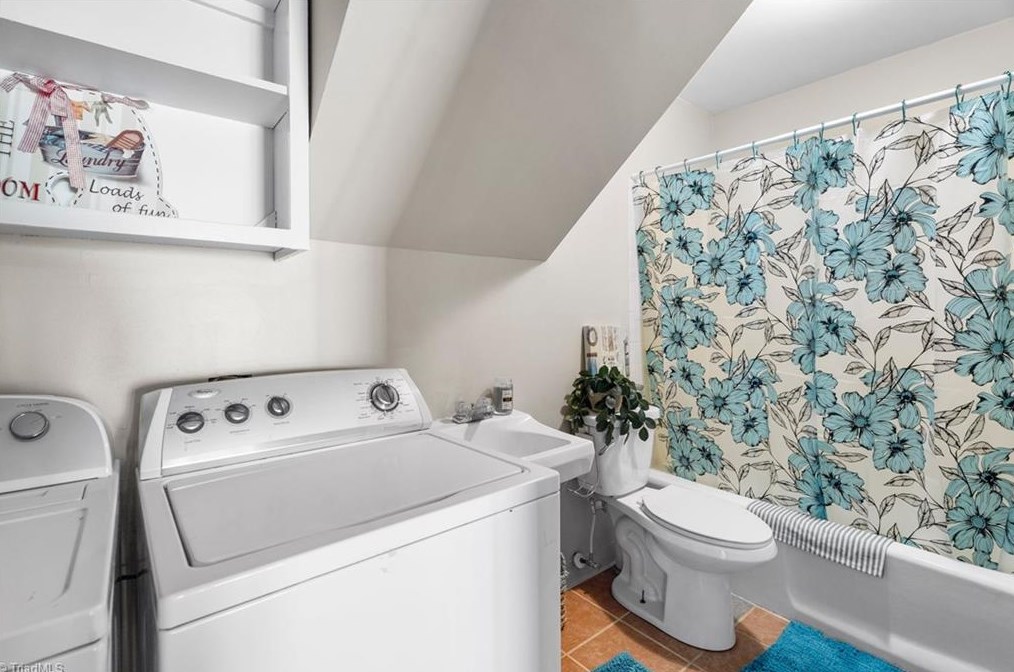 5603 Virgilwood Dr, Greensboro NC  27409-2227 exterior