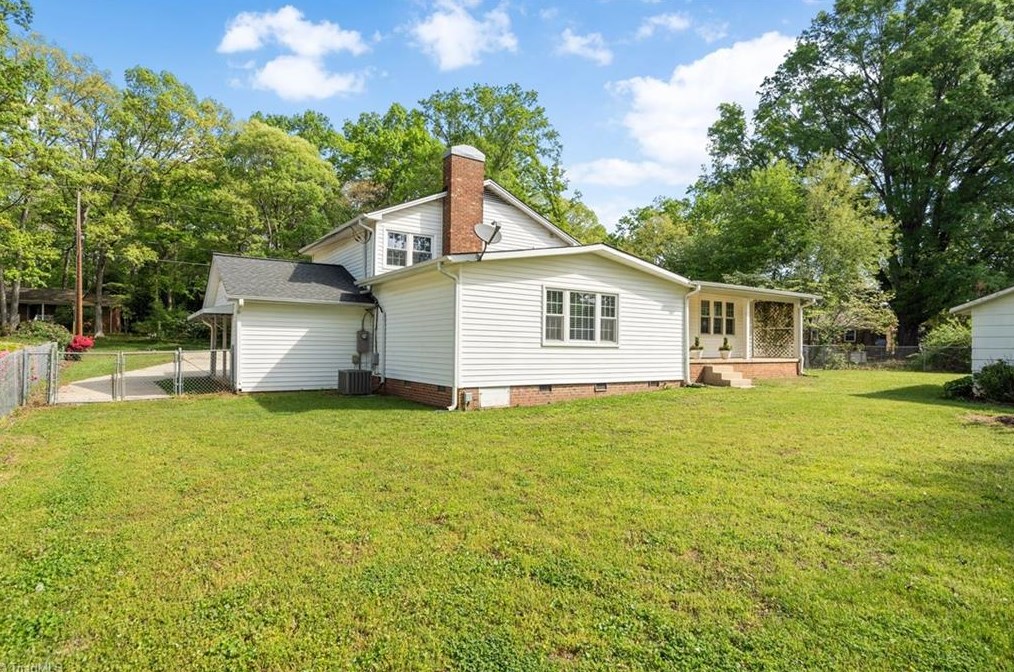 5603 Virgilwood Dr, Greensboro NC  27409-2227 exterior