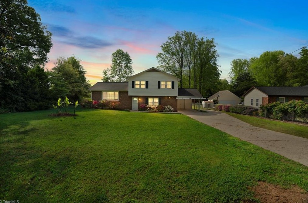 5603 Virgilwood Dr, Greensboro NC  27409-2227 exterior