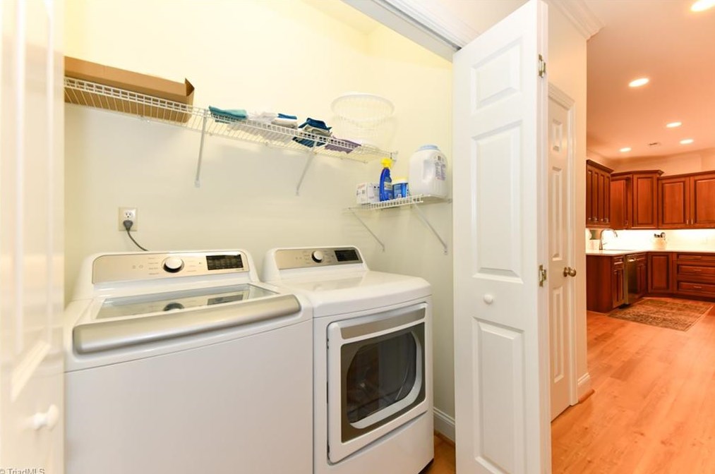 7 Annalisa Dr, Greensboro NC  27455-3317 exterior