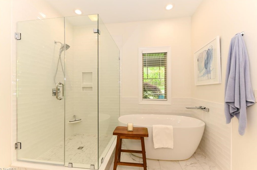 7 Annalisa Dr, Greensboro NC  27455-3317 exterior