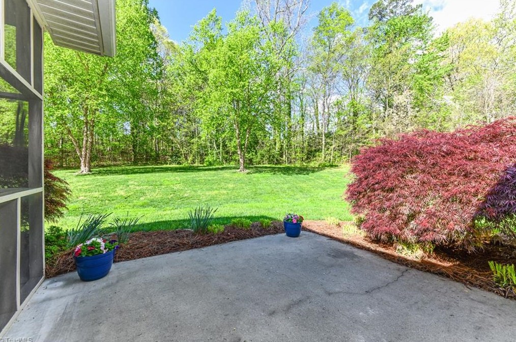 7 Annalisa Dr, Greensboro NC  27455-3317 exterior