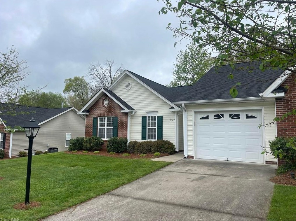 2142 Weststone Rd, Clemmons, NC 27012