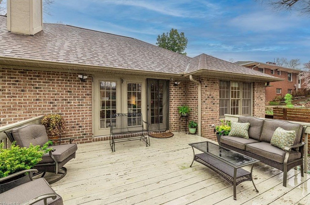 713 Huntington Dr, High Point NC  27262-4524 exterior