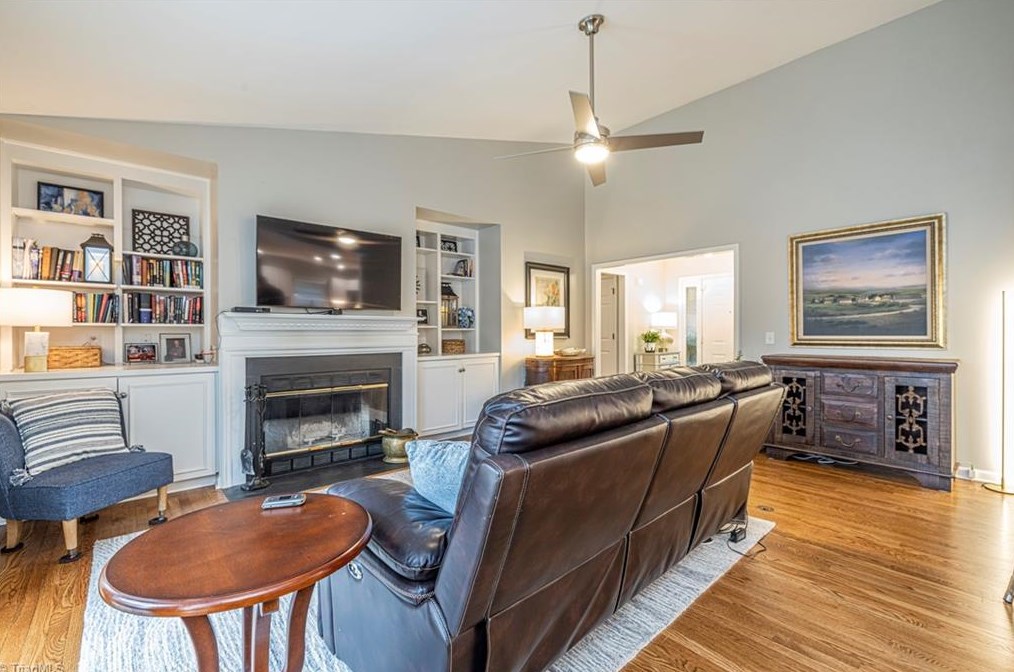 713 Huntington Dr, High Point NC  27262-4524 exterior