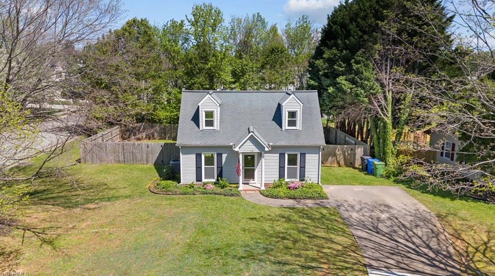 118 Cambridge Square Ln, Kernersville NC  27284-2312 exterior