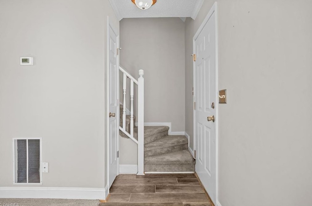 118 Cambridge Square Ln, Kernersville NC  27284-2312 exterior