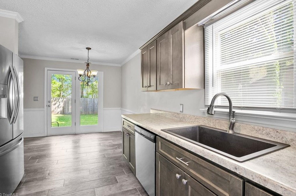 118 Cambridge Square Ln, Kernersville NC  27284-2312 exterior