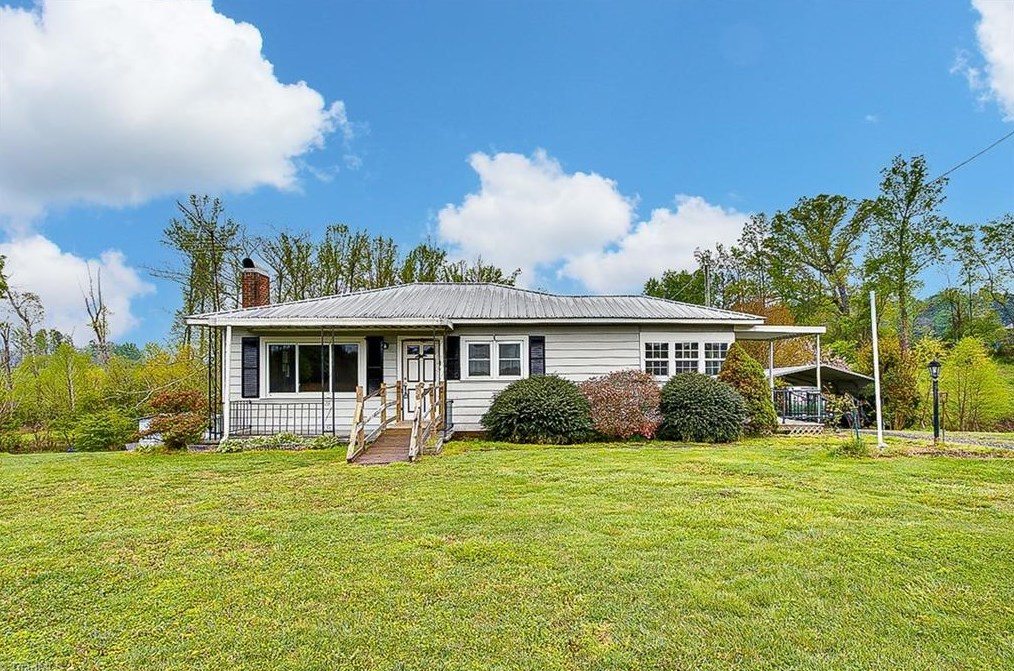 4654 Rainbow Trl, Parks Crossroads, NC 27316-8087