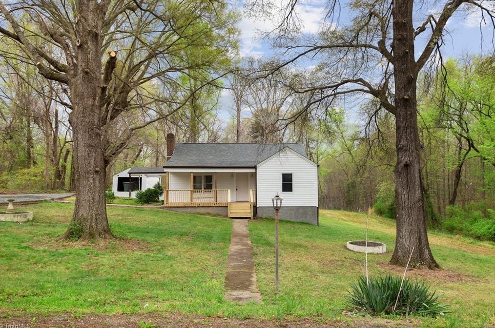 1224 1st St, Eden, NC 27288
