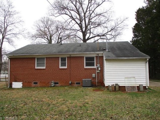 1729 Cedrow Dr, High Point, NC 27260