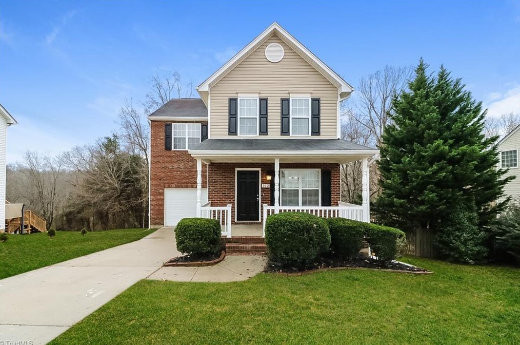 310 Creekview Dr, Kernersville NC  27284-6832 exterior