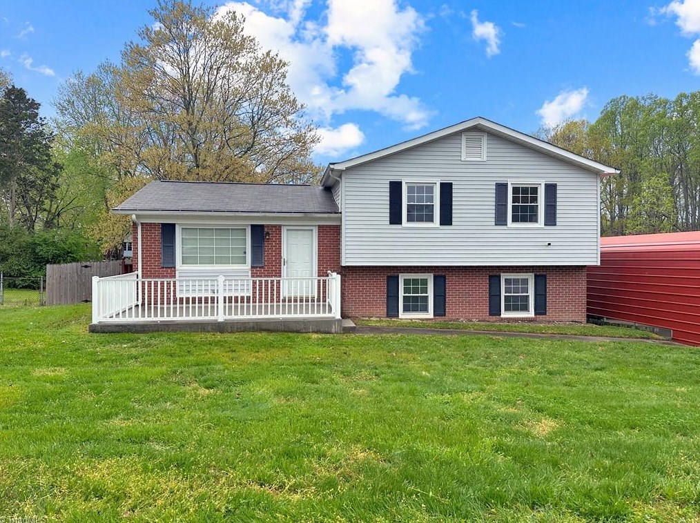 94 Musket Dr, Kernersville, NC 27284