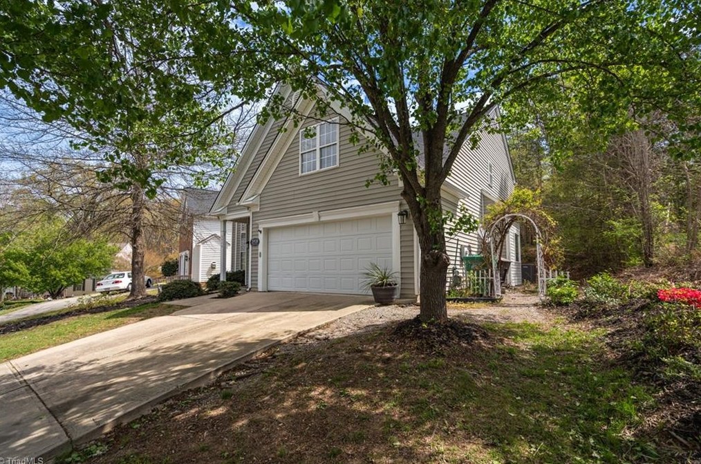 3908 Gisbourne Dr, Jamestown, NC 27282-7706