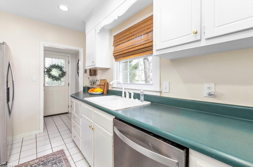 1704 Colonial Ave, Greensboro NC 27408-4205 exterior