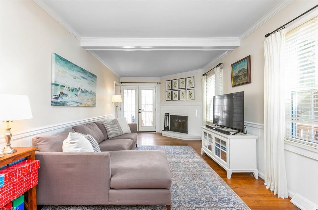 1704 Colonial Ave, Greensboro NC 27408-4205 exterior