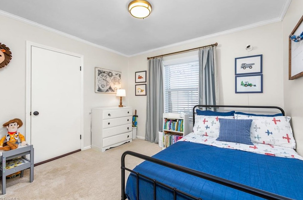 1704 Colonial Ave, Greensboro NC 27408-4205 exterior