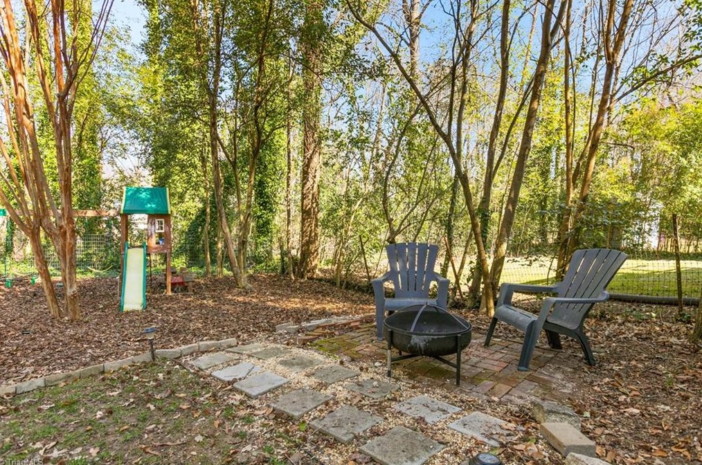 1704 Colonial Ave, Greensboro NC 27408-4205 exterior