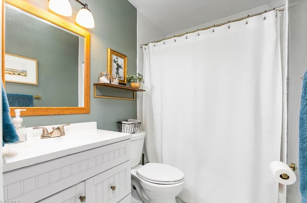 1704 Colonial Ave, Greensboro NC 27408-4205 exterior