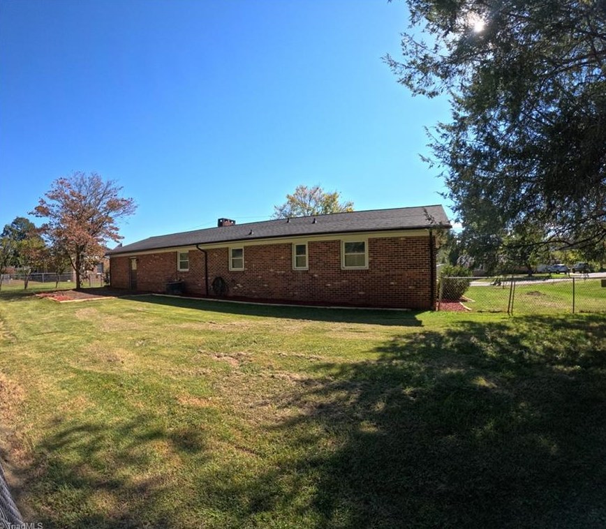 179 Greencrest Dr, Wilbar, NC 28651-8807