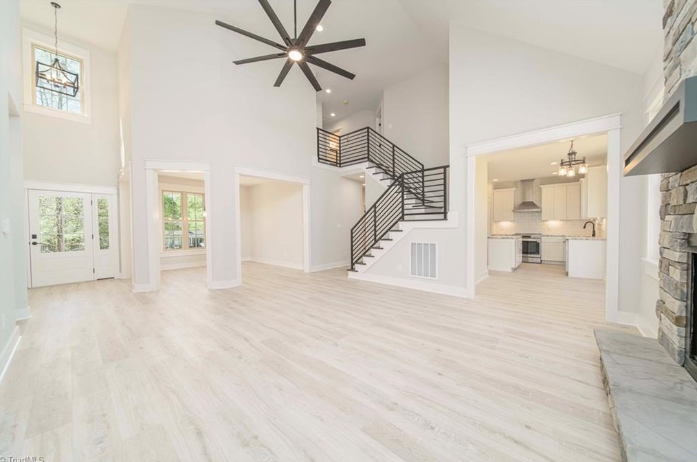 1805 Hicks Edwards Dr, Kernersville, NC 27284