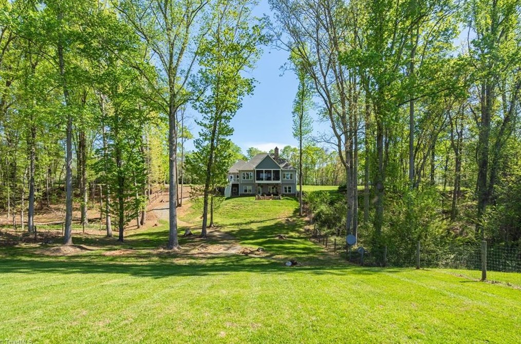 267 Devotion Farm Way, Thurmond NC 28683-8149 exterior