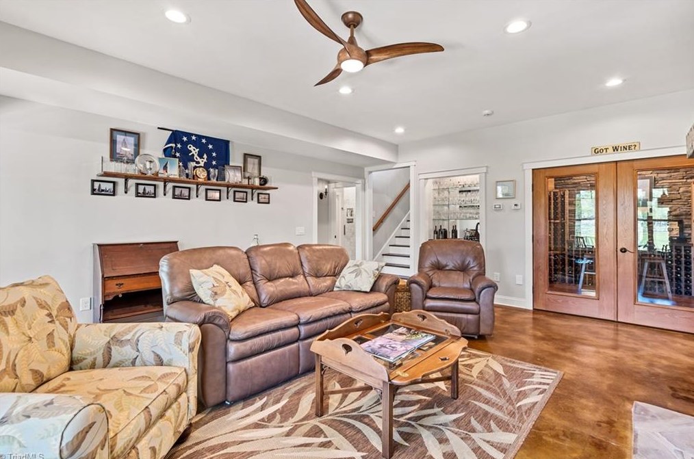 267 Devotion Farm Way, Thurmond NC 28683-8149 exterior