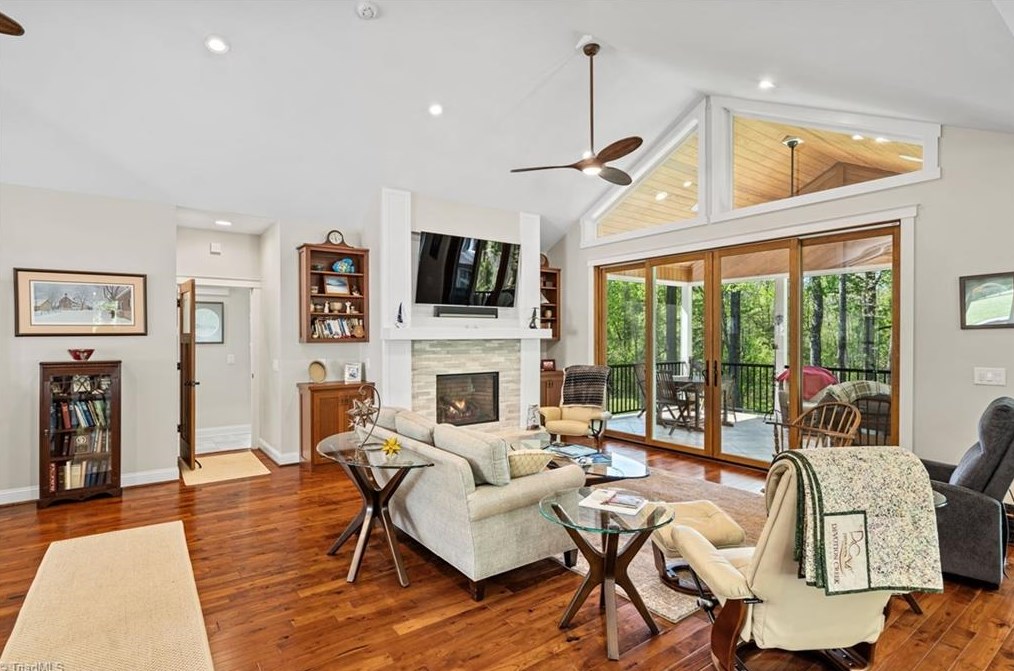 267 Devotion Farm Way, Thurmond NC 28683-8149 exterior