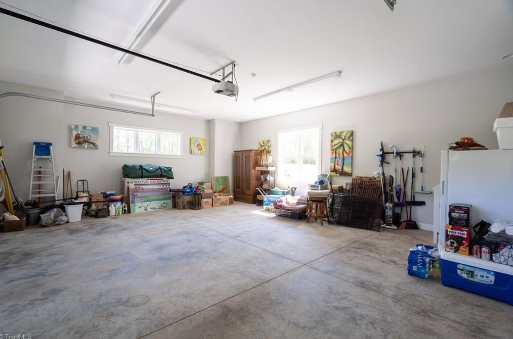 267 Devotion Farm Way, Thurmond NC 28683-8149 exterior