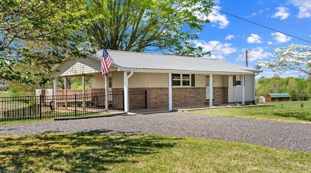 410 Spring Rd, Reidsville, NC 27320