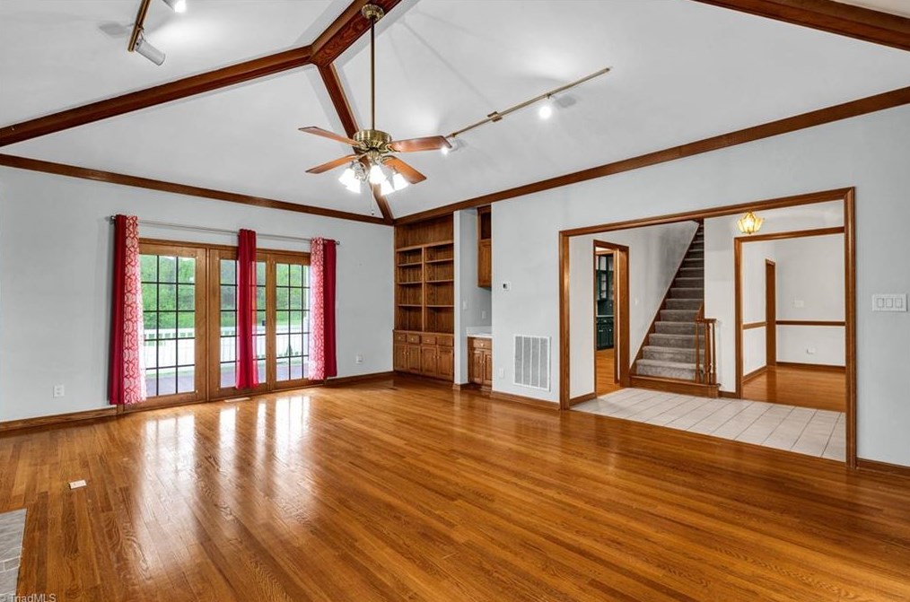 194 Old Farm Rd, Thomasville NC  27360-9423 exterior