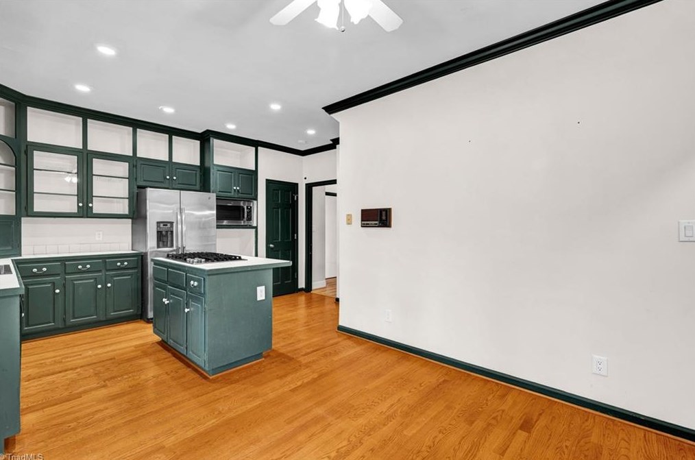 194 Old Farm Rd, Thomasville NC  27360-9423 exterior