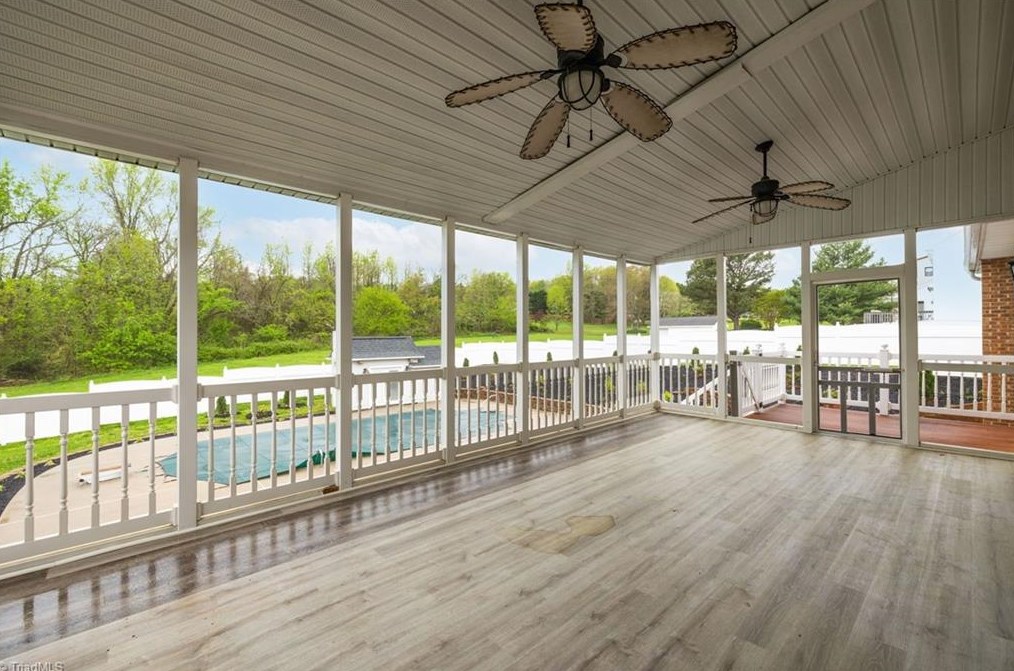 194 Old Farm Rd, Thomasville NC  27360-9423 exterior