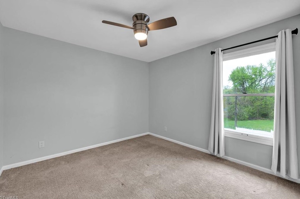 194 Old Farm Rd, Thomasville NC  27360-9423 exterior